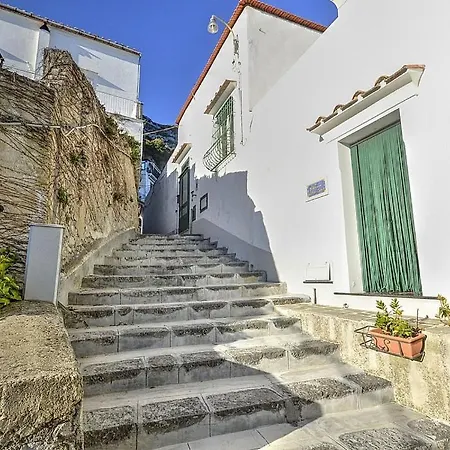 Sleeps 4 Air Con Wifi *