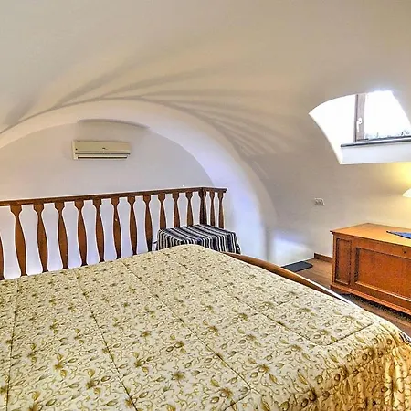 Sleeps 4 Air Con Wifi بيت للعطل *